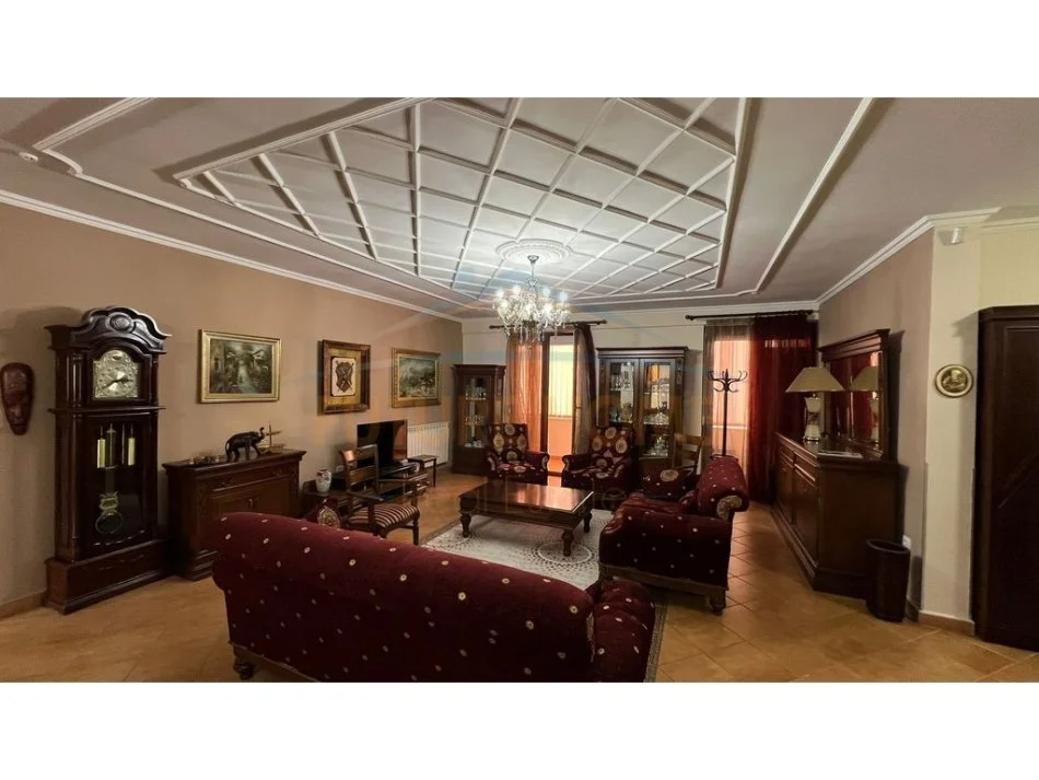 Tirane, shitet apartament 3+1+Aneks+Ballkon Kati 2, 172 m² 320.000 € (Siri Kodra)