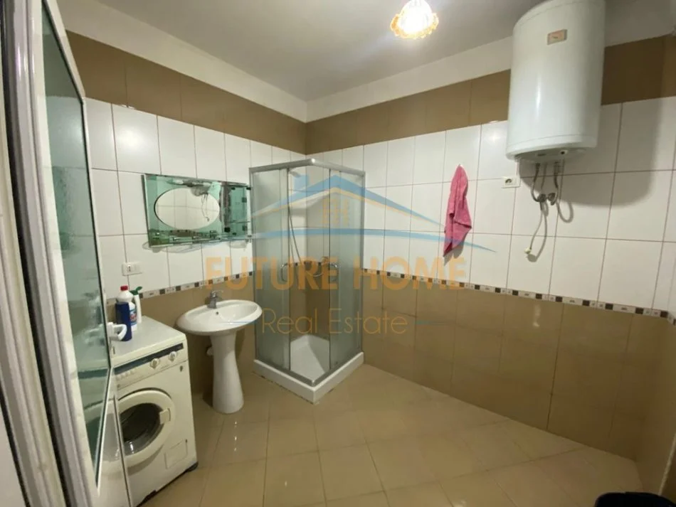 Qera, Apartament 2+1+Post Parkimi, Kthesa e kamzës, Tiranë. 450 €