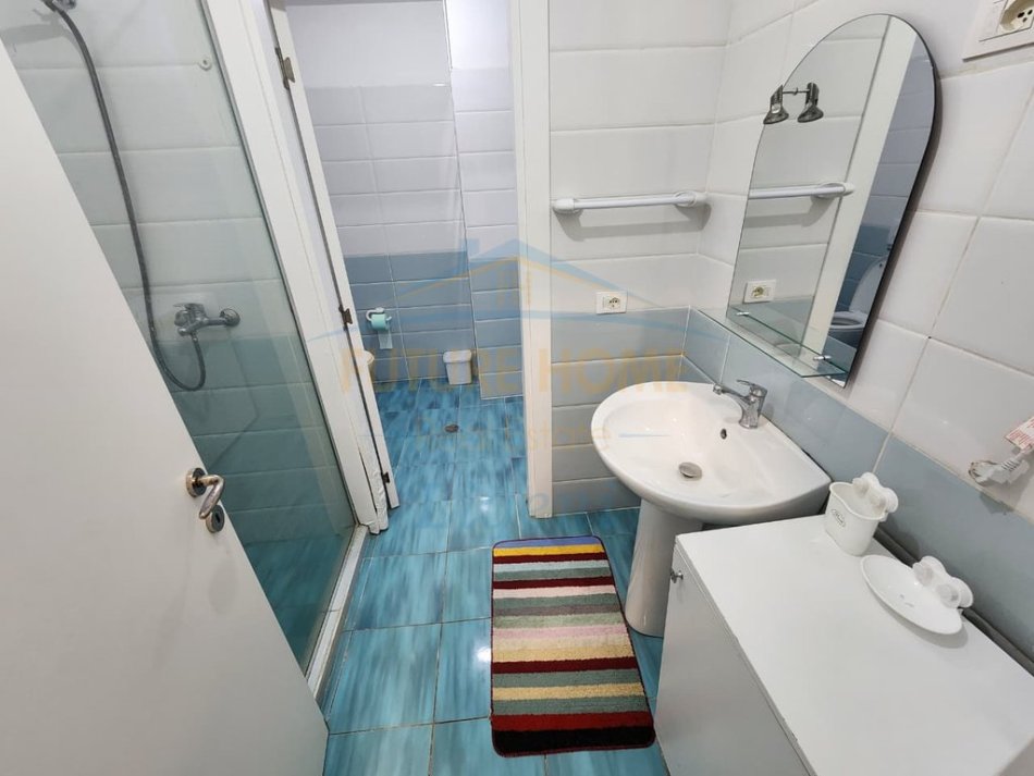 Tirane, jepet me qera apartament 2+1 Kati 2, 120 m² 650 € (KODRA E DIELLIT)