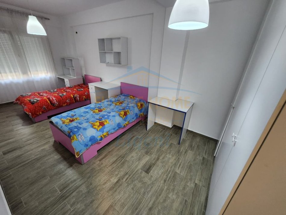 Tirane, jepet me qera apartament 2+1 Kati 2, 120 m² 650 € (KODRA E DIELLIT)