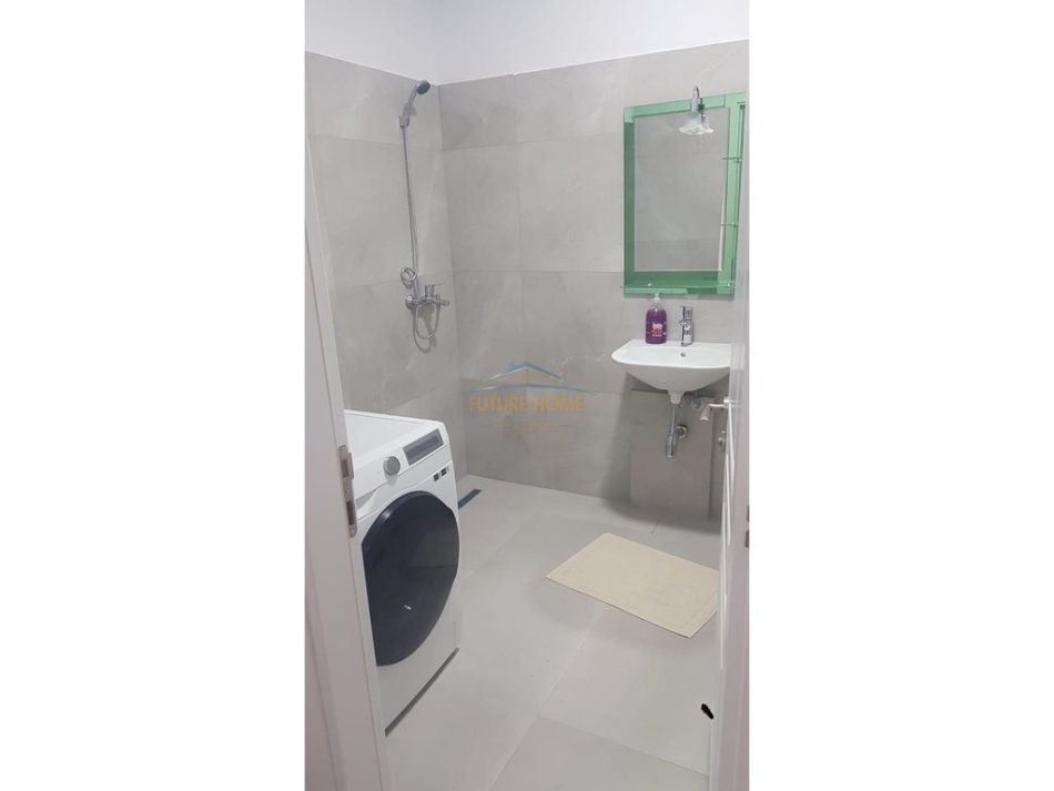 Tirane, jepet me qera apartament 2+1 Kati 5, 104 m² 700 € (ASL2)