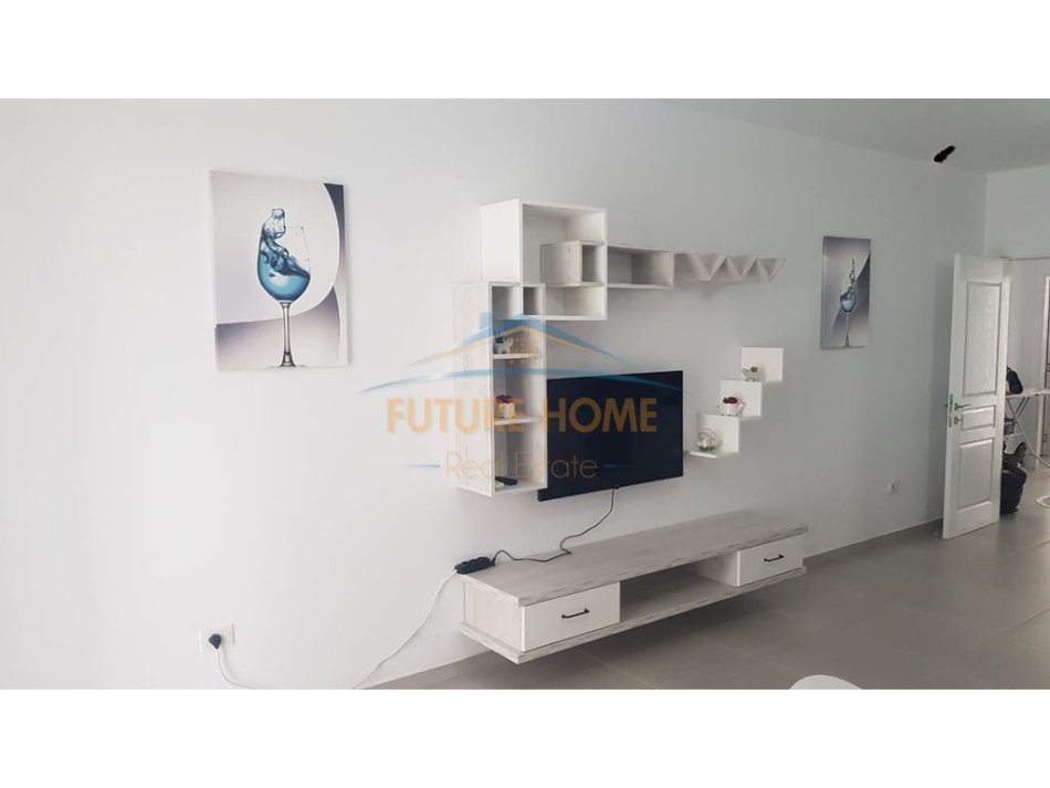 Tirane, jepet me qera apartament 2+1 Kati 5, 104 m² 700 € (ASL2)