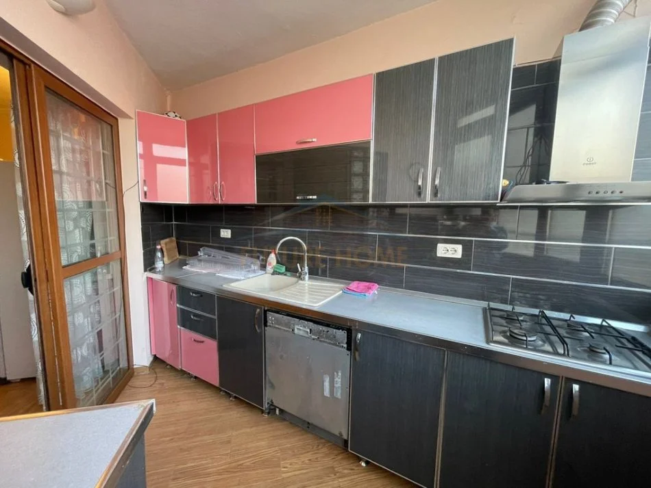 Tirane, shitet apartament 2+1+Ballkon Kati 6, 91 m² 205.000 € (Komuna e Parisit)