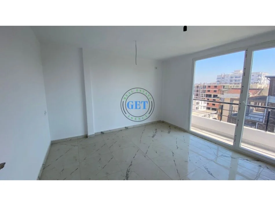 Durres, shitet apartament 2+1+Ballkon Kati 5, 70 m² 105.000 € (Golem)