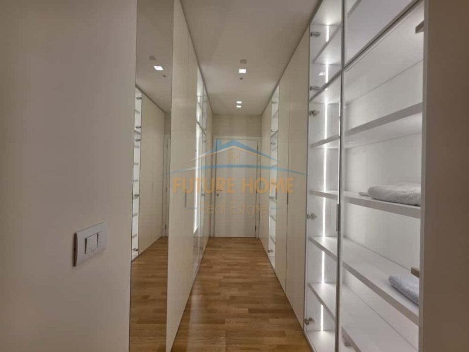 Tirane, jepet me qera apartament 3+1 Kati 6, 160 m² 1.700 € (Bulevardi Zogu i I)