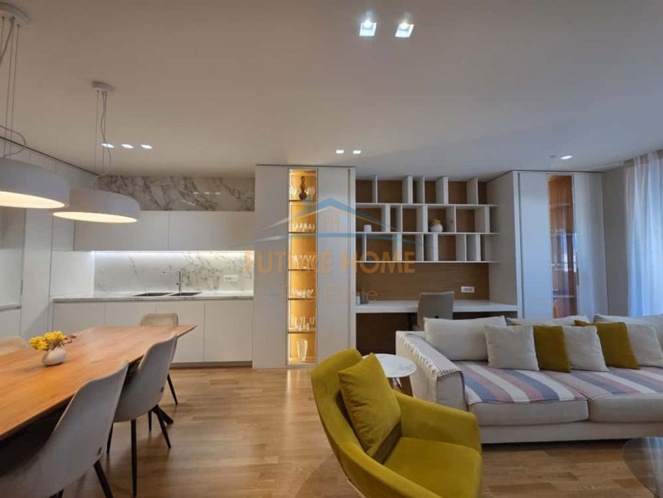 Tirane, jepet me qera apartament 3+1 Kati 6, 160 m² 1.700 € (Bulevardi Zogu i I)