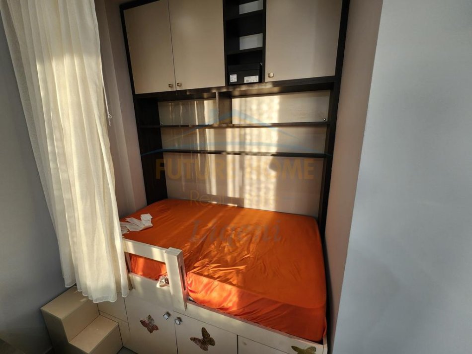 Tirane, jepet me qera apartament 1+1 Kati 7, 70 m² 900 € (Stadiumi Dinamo, Golden Palace Residece.)