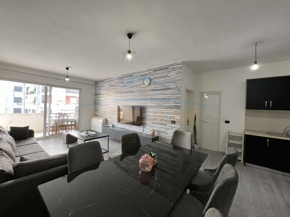 Tirane, shitet apartament 1+1 Kati 7, 81 m² 118.000 € (unaza e re)