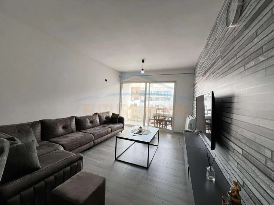 Tirane, shitet apartament 1+1+Ballkon Kati 7, 81 m² 118.000 € (Astir)