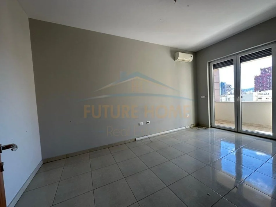 Tirane, jepet me qera apartament 3+1+Ballkon Kati 5, 107 m² 1.550 € (Rruga e Bogdaneve, Tirane)