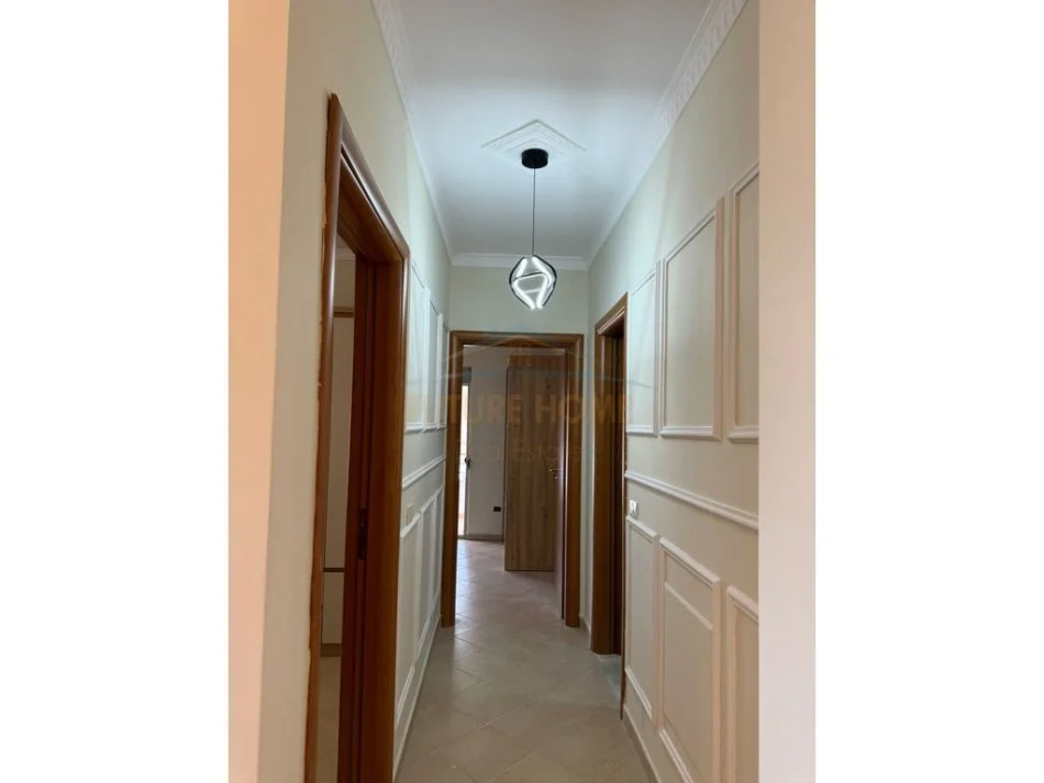 Qera , Apartament 3+1+2+Parkim , Fresk ,Tiranë 600 €