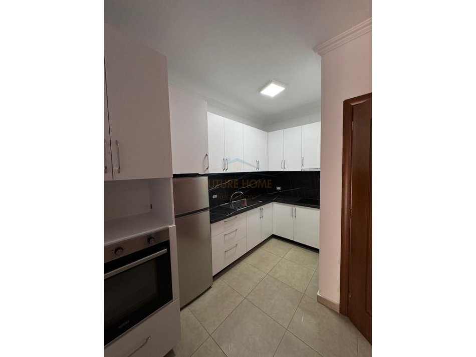 Tirane, jepet me qera apartament 3+1 Kati 4, 115 m² 700 € (Don Bosko, Tiranë)