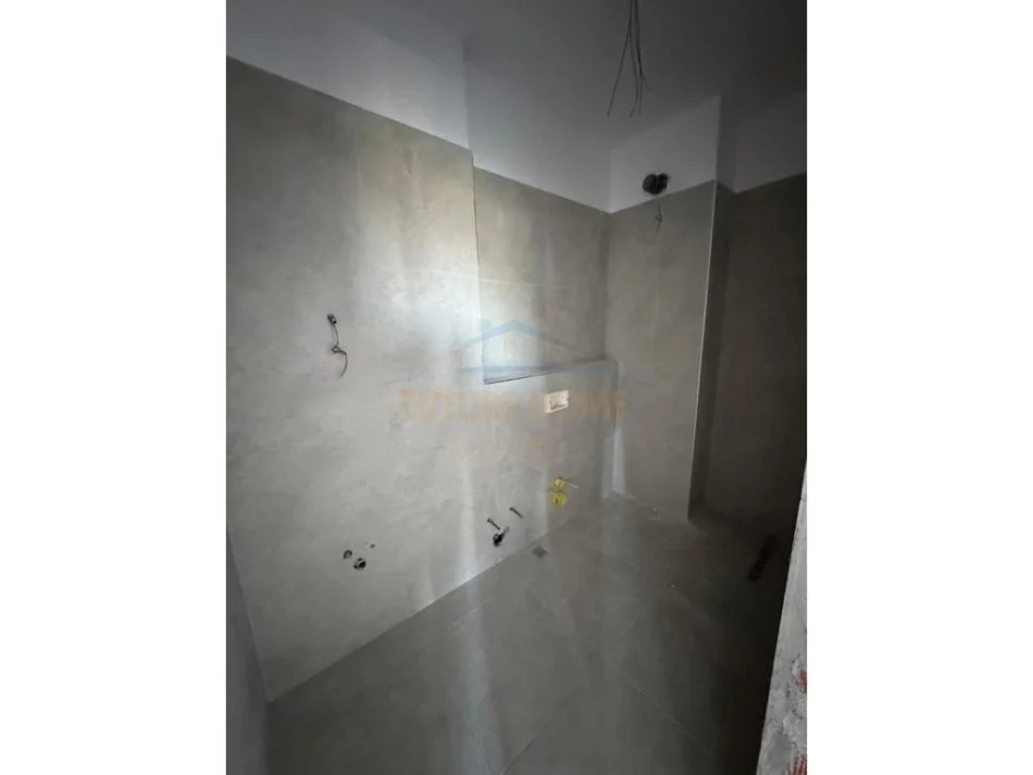 SHITET APARTAMENT 2+1+2 TEK LIQENI I THATE, PRANE RADISSON