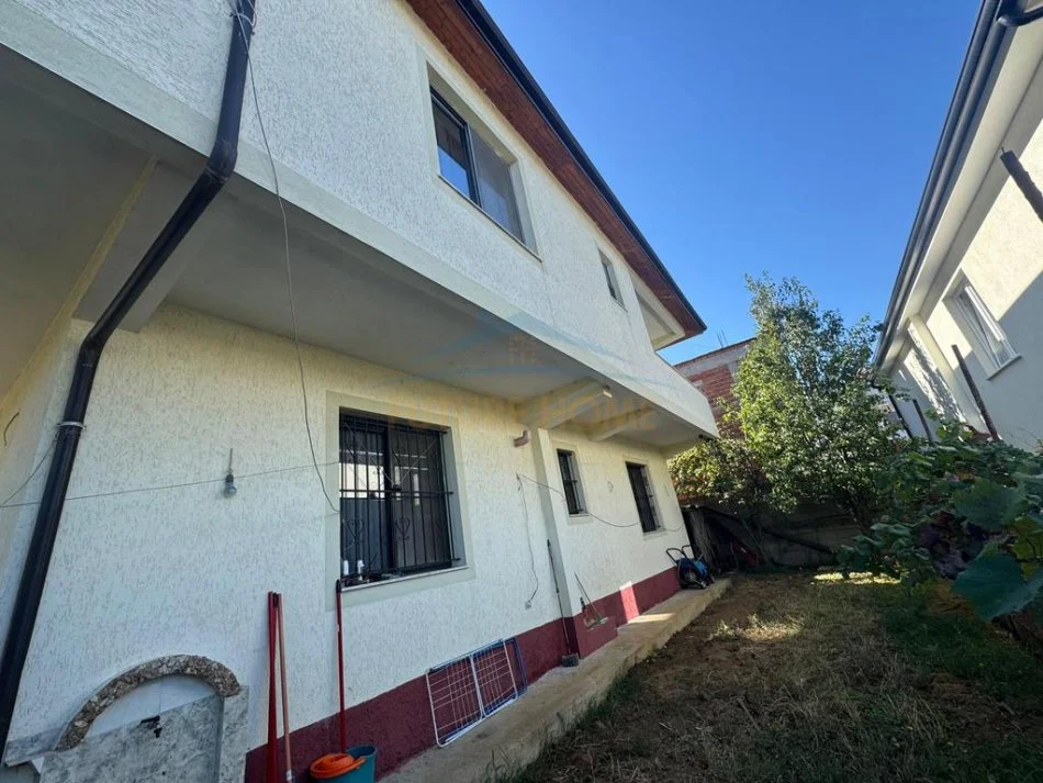 Tirane, shes Vile 2 Katshe Kati 2, 260 m² 350.000 € (Senatorium, Sauk Tiranë)