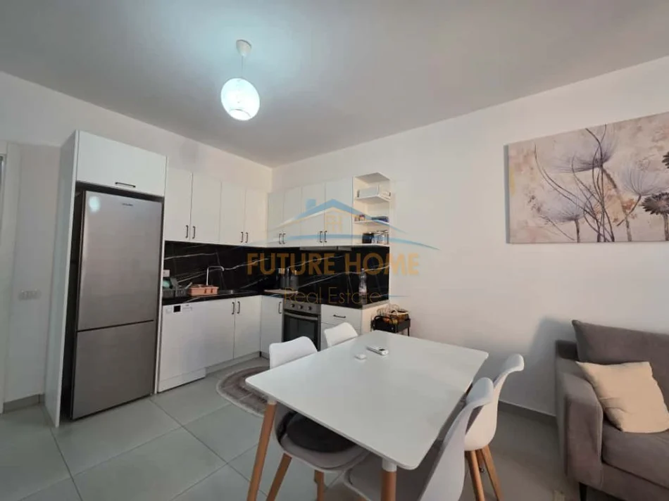 Tirane, jepet me qera apartament 2+1 Kati 5, 104 m² 800 € (Kompleksi ASL!)