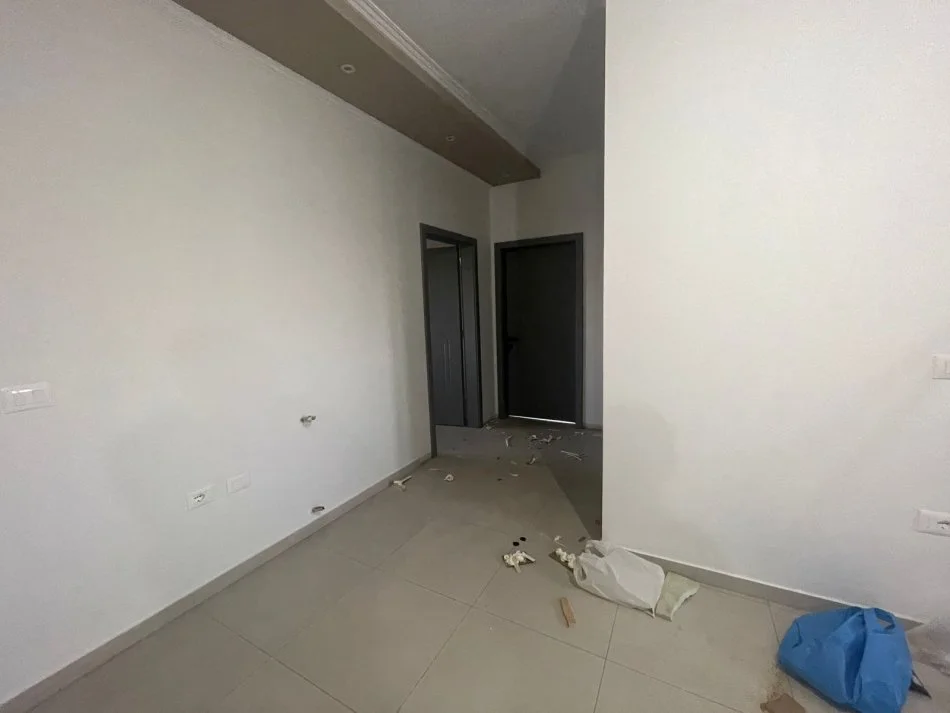 Tirane, jepet me qera zyre Kati 2, 