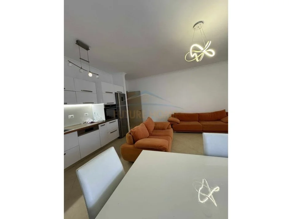 Tirane, shitet apartament 2+1 Kati 3, 108 m² 270.000 €