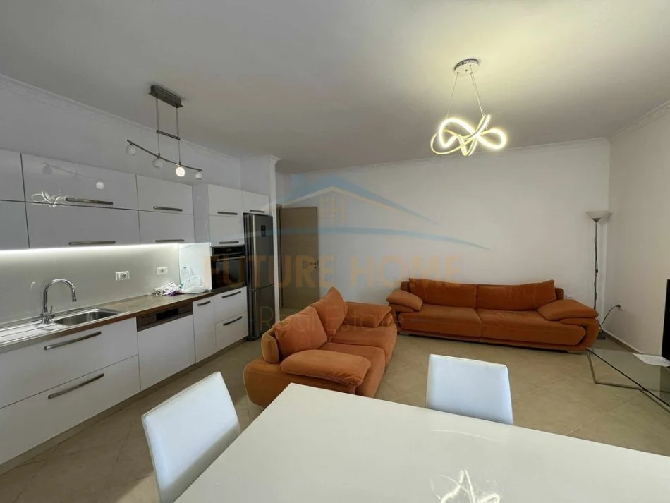Tirane, shitet apartament 2+1 Kati 3, 108 m² 270.000 €