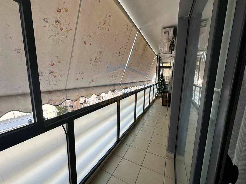 Tirane, jepet me qera apartament 2+1+Ballkon Kati 8, 90 m² 450 € (Misto mame)