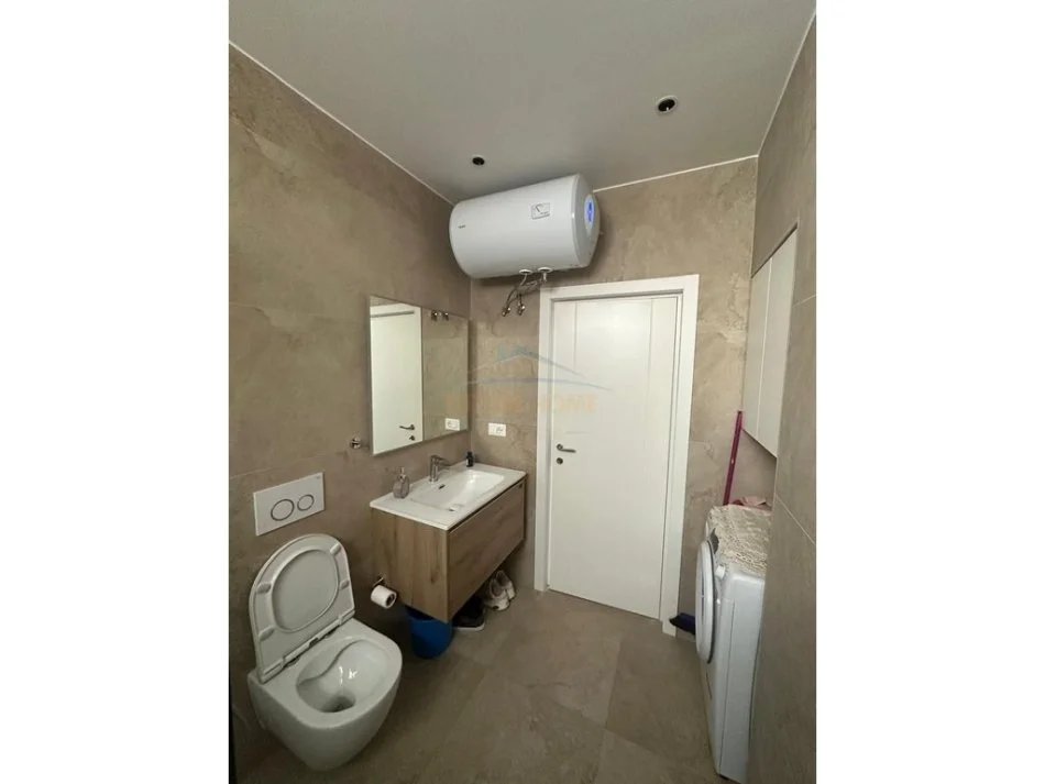 Tirane, jepet me qera 2+1 Kati 2, 850 €