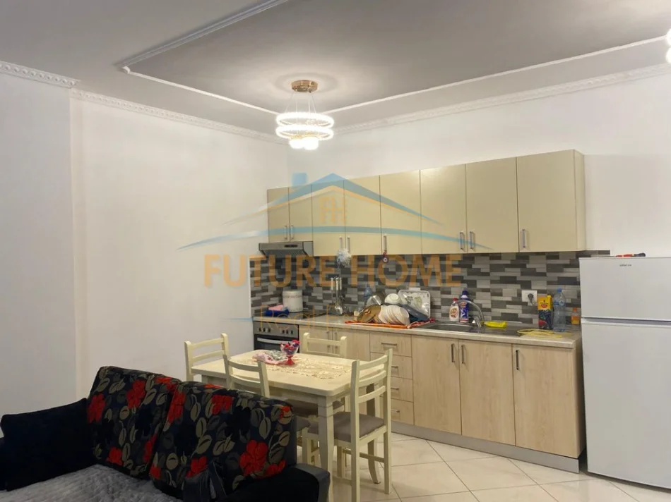 Tirane, jap me qera apartament 1+1 Kati 3, 86 m² 