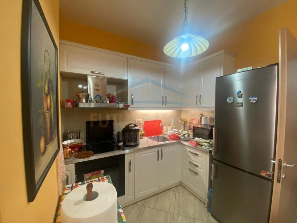 Tirane, shitet apartament 1+1+Aneks+Ballkon Kati 3, 82 m² 150.000 € (ISH TREGU ELEKTRIK)