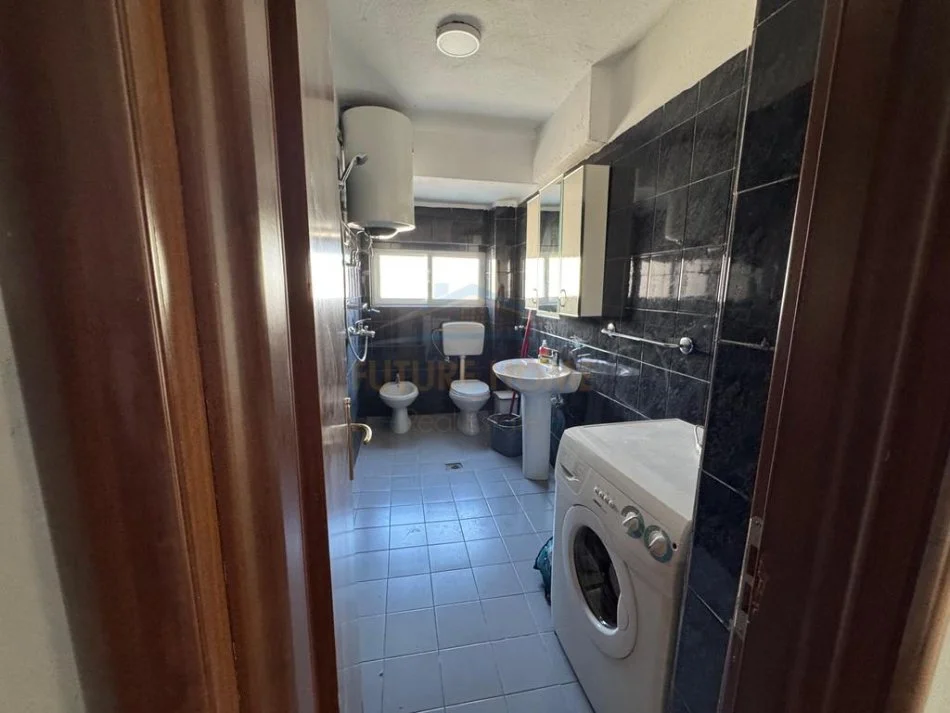 Tirane, shitet apartament 2+1 Kati 2, 71 m² 135.000 € (Oxhaku)