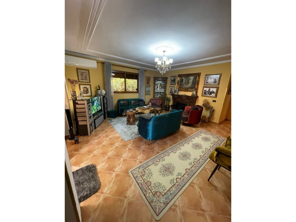 Tirane, shitet apartament 3+1 Kati 1, 110 m² 220.000 € (Rruga Muhamet Gjollesha.)