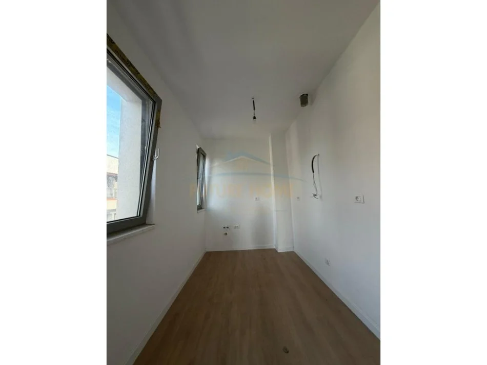 Tirane, jepet me qera apartament 2+1 Kati 1, 137 m² 1.200 € 
