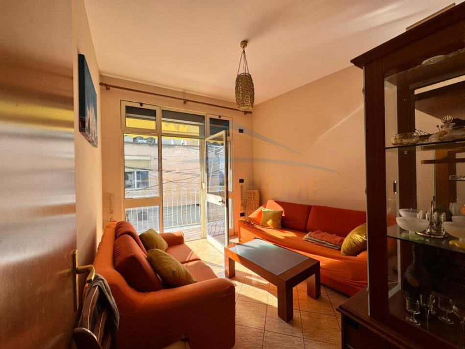 Qira, Apartament 3+1+Depo, Bulevardi Zogu I, Tiranë 650 €,  OPP58686