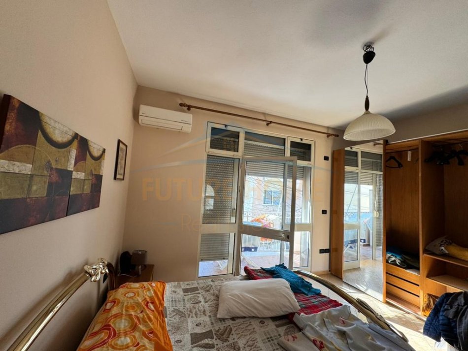 Qira, Apartament 3+1+Depo, Bulevardi Zogu I, Tiranë 650 €,  OPP58686