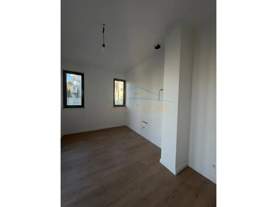 Tirane, jepet me qera Vile 4+1+Aneks , 403 m² 2.500 € 