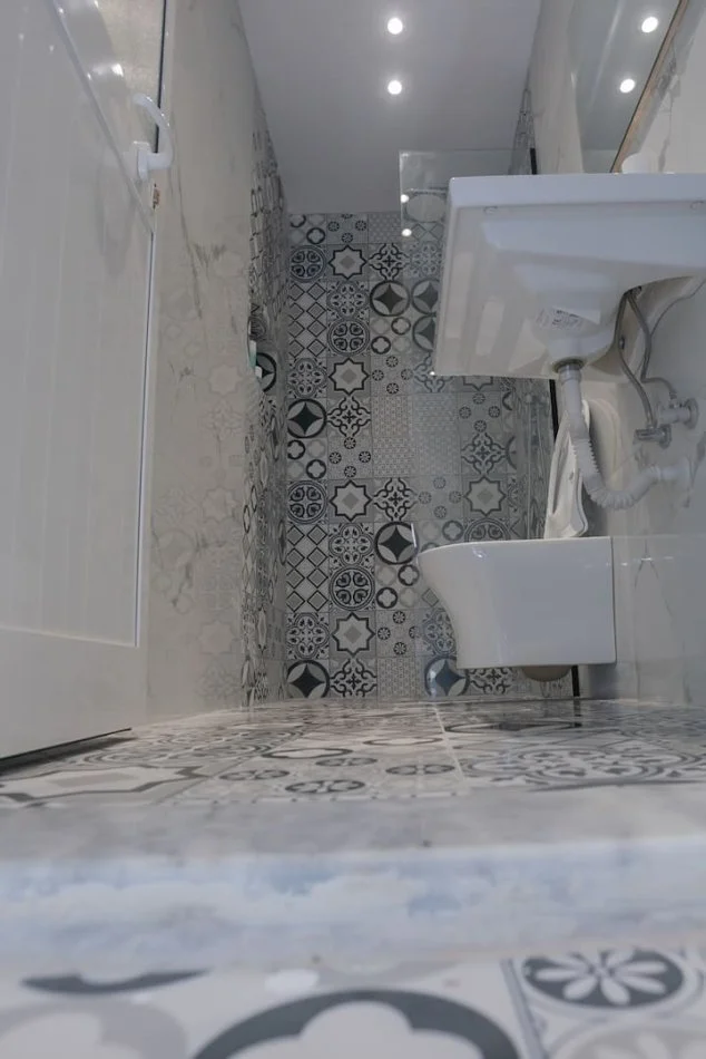 Tirane, jepet me qera apartament 1+1 Kati 5, 56 m² 580 € (Rruga e Dibres)