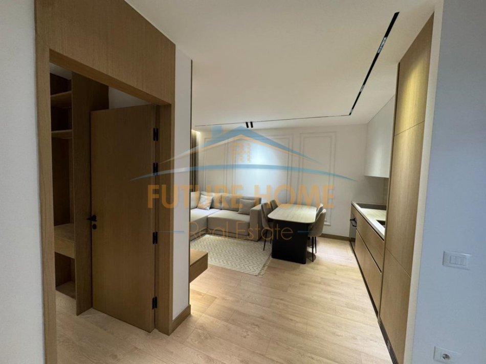 Tirane, jepet me qera apartament 1+1 Kati 5, 65 m² 100.000 € (komuna e parisit)