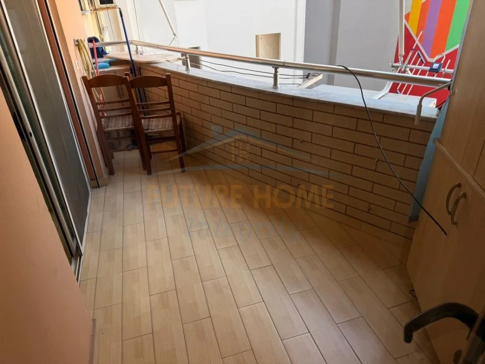 Tirane, shitet apartament 2+1+Ballkon Kati 4, 85 m² 219.000 € (PAZARI I RI)