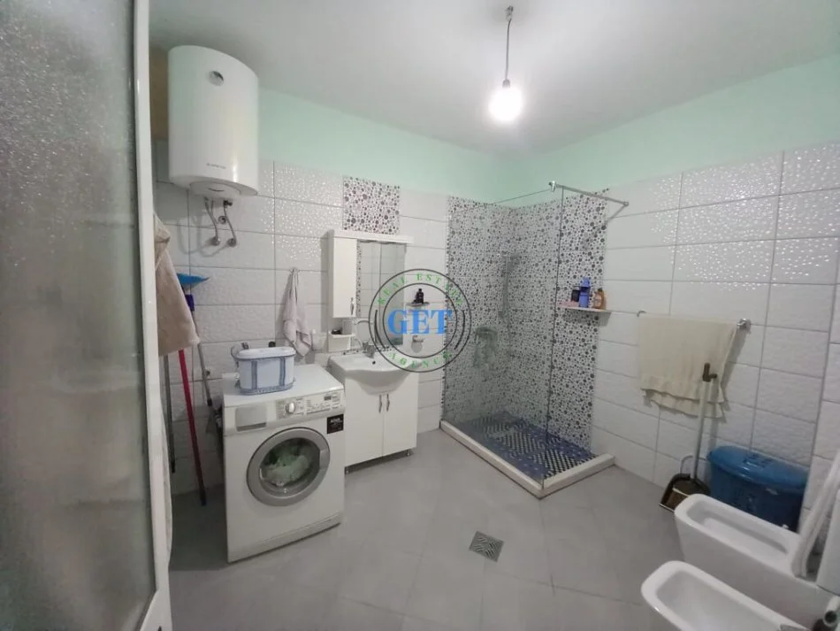 shitet apartament 2+1+Ballkon Kati 11, 102 m² 110.000 € (Stacioni Trenit Durres)