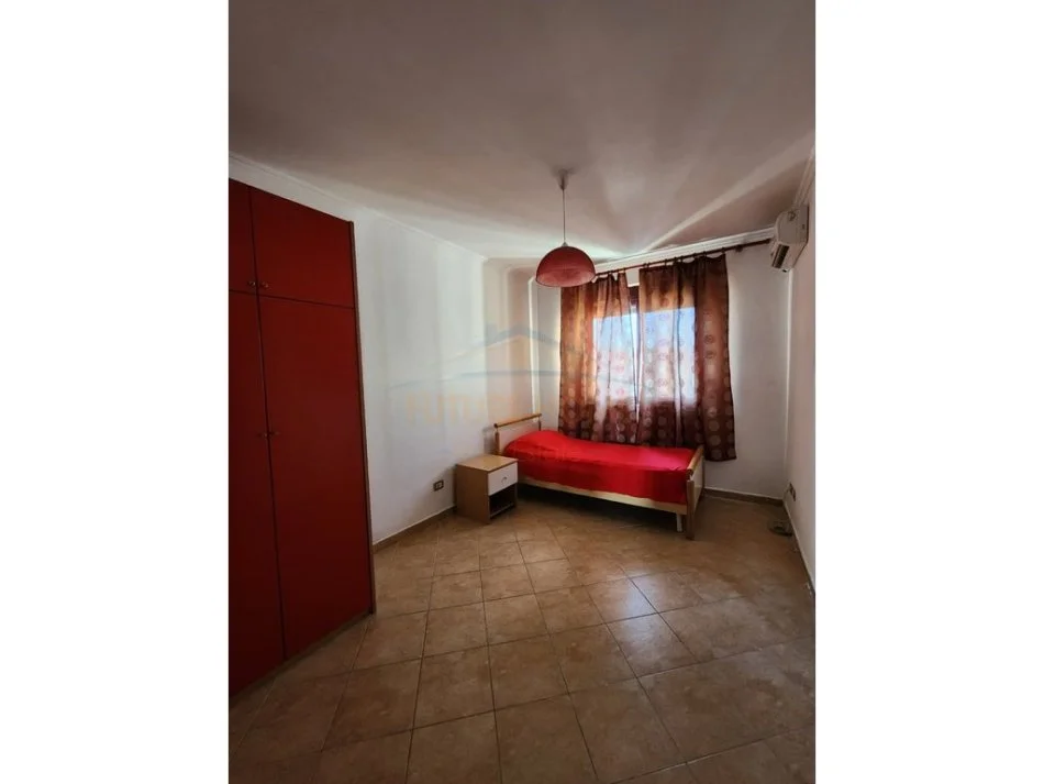 jepet me qera apartament , 700 € (Poliklinika ,Durres)