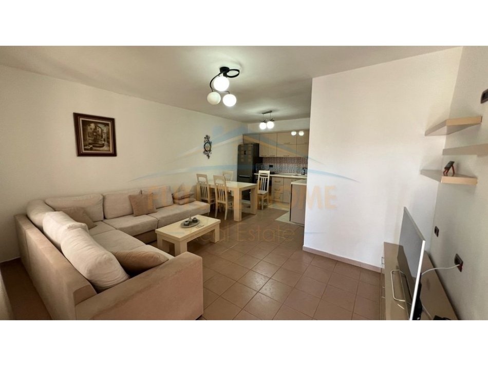 Qira, Apartament 1+1, Fresk, Tiranë 450 €,OPP58762