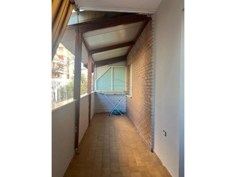 Tirane, jepet me qera apartament 3+1 Kati 7, 115 m² 800 € (Komuna e parisit)