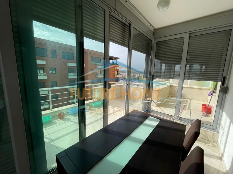 Tirane, jap me qera zyre Kati 10, 120 m² 1.000 € (zogu i zi)