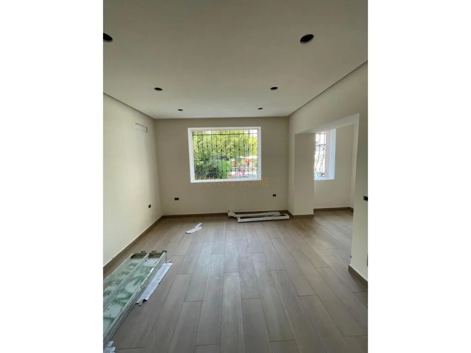 Tirane, shitet apartament 2+1 Kati 0, 90 m² 170.000 € (Oxhaku)