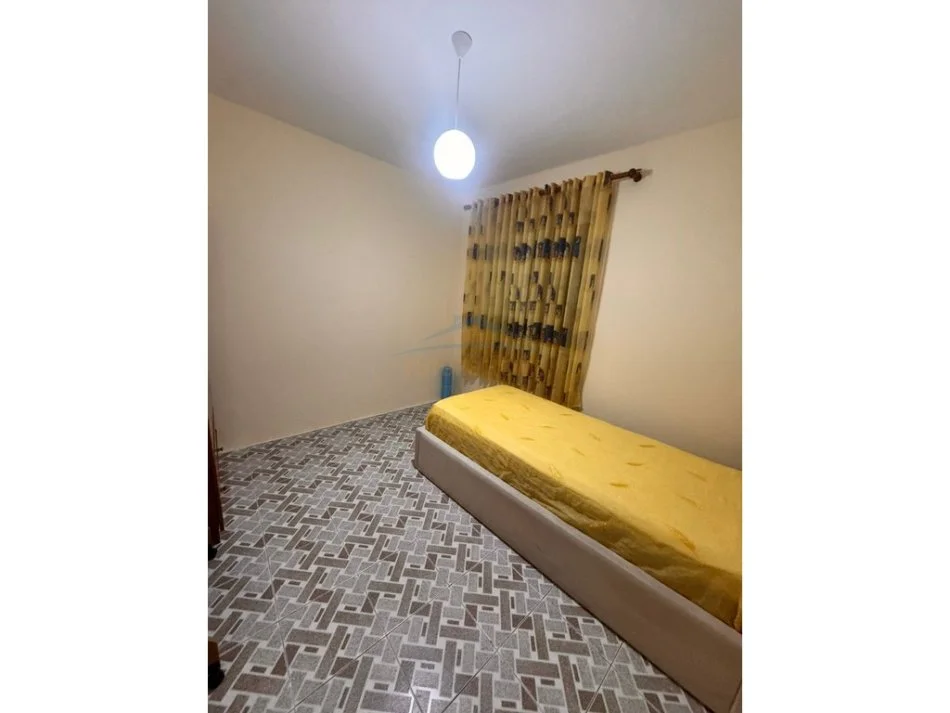 Tirane, jepet me qera apartament 3+1+Ballkon Kati 4, 87 m² 600 € (BULEVARDI ZOGI 1)