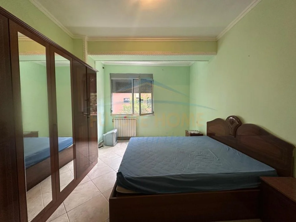 Tirane, jepet me qera apartament 3+1 per banim dhe zyra, Kati 4, 166 m² 1.200 € (Rruga e Dibres)