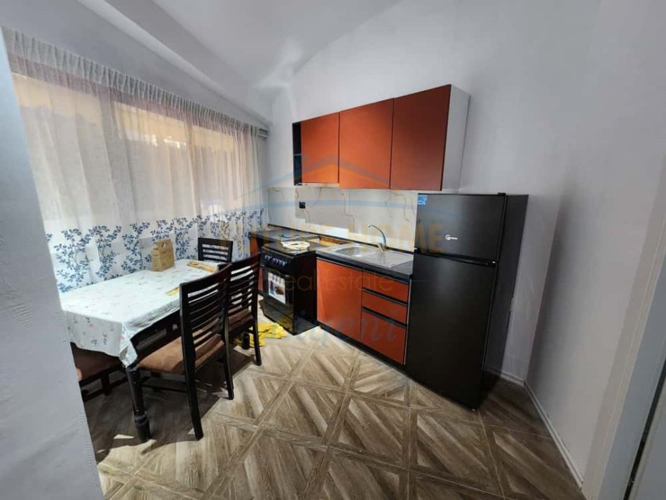 Tirane, jepet me qera apartament 1+1 Kati 0, 60 m² 400 € (Rruga Eduard Mano.)