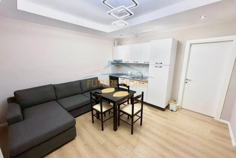 Tirane, jepet me qera apartament 2+1 Kati 1, 75 m² 900 € (Medreseja)