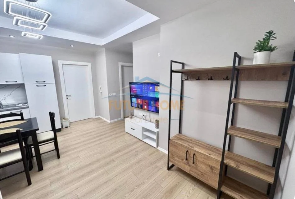 Tirane, jepet me qera apartament 2+1 Kati 1, 75 m² 900 € (Medreseja)