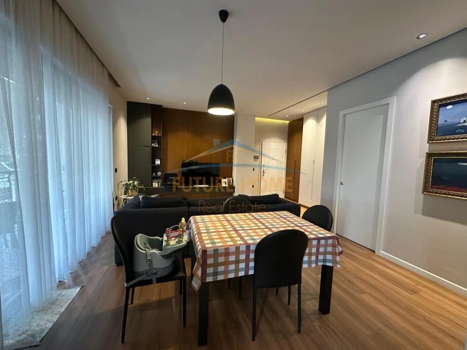 Tirane, shitet apartament 2+1+Ballkon Kati 4, 127 m² 440.000 € (Kompleksi Delijorgji)