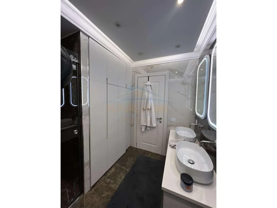 Tirane, shitet apartament 3+1+2 Ballkone Kati 6, 153 m² 245.000 € (Unaza e Re)