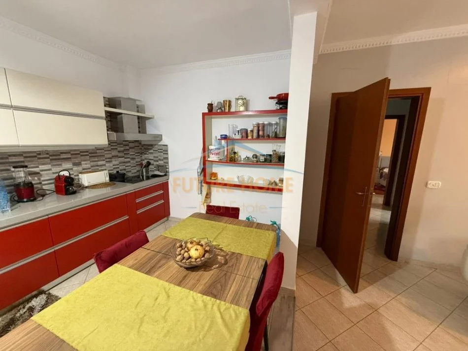 Tirane, shitet apartament 2+1 Kati 2, 121 m² 250.000 € 
