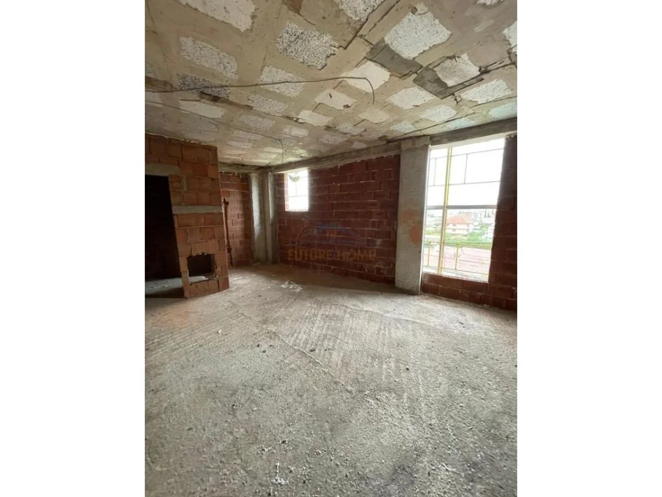 Tirane, shitet apartament 1+1 Kati 1, 65 m² 90.000 € 